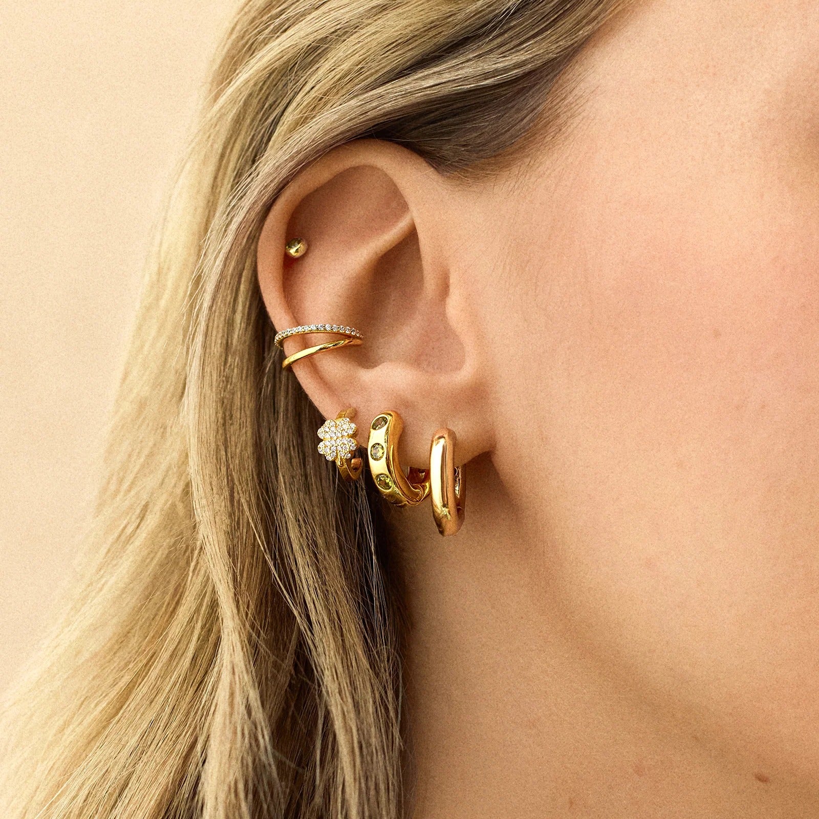 18K Gold Clover Delicate Hoop Earrings - Clover