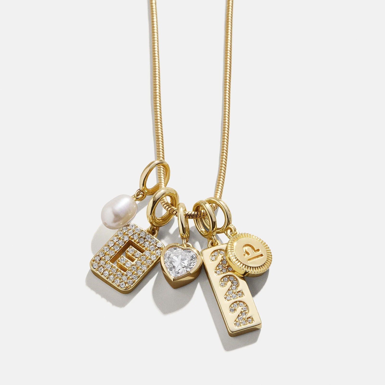 Block Pavé Initial Cluster Charm - W